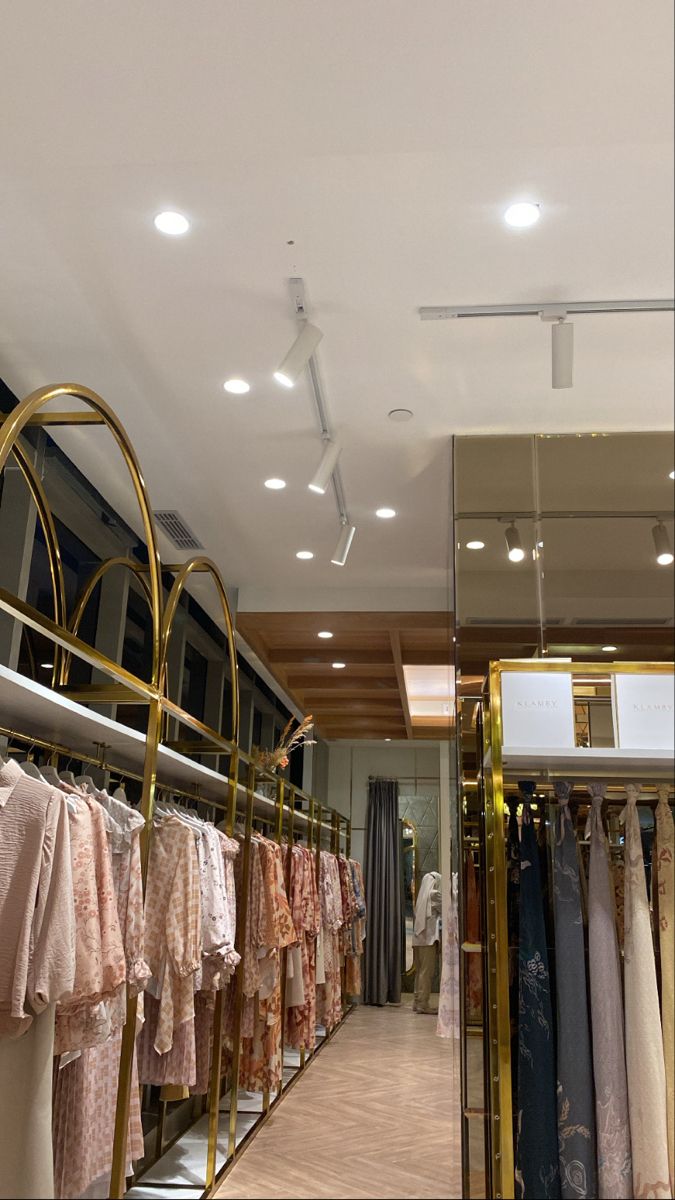 Mall Baru vs Tradisi Parcel Lebaran: Siapa yang Akan Menang di Cilacap?